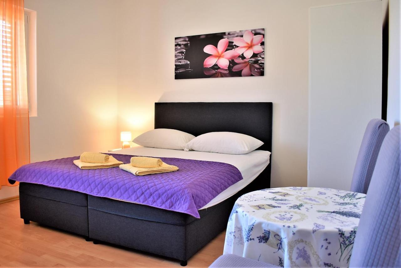 Rooms In Family House Vera Mundanije 外观 照片